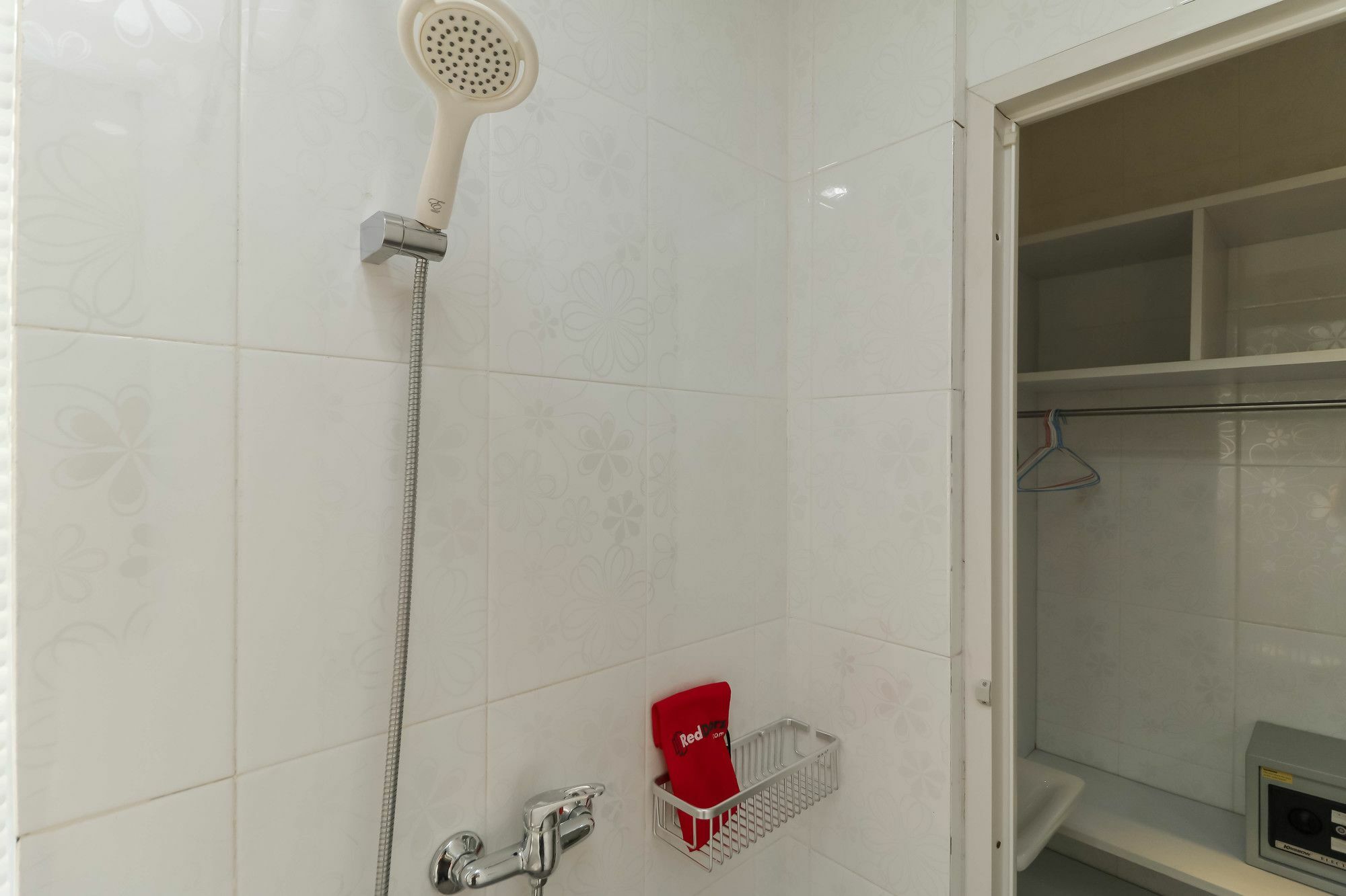 Reddoorz Near Nagoya Hill Hotel Batam Bagian luar foto